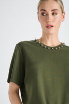 Boxy khaki T-shirt with trompe l'oeil chain collar