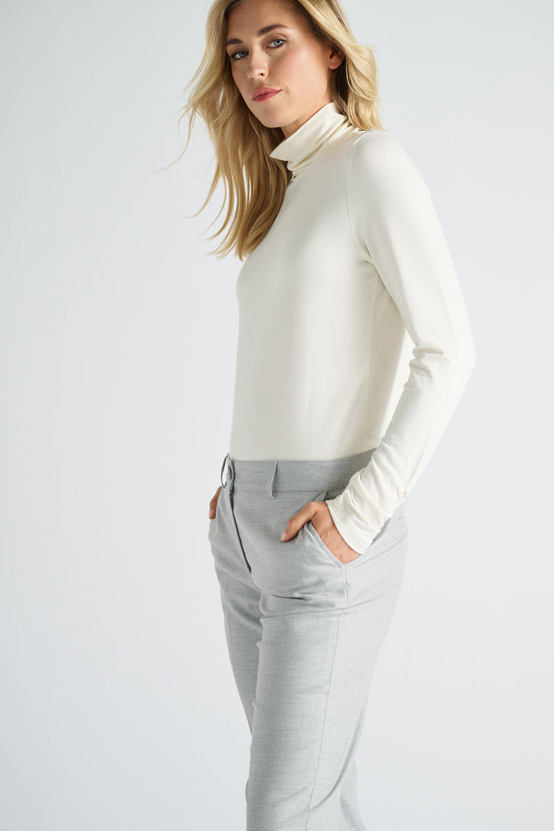 Basic cream roll-neck with gathered sleeve