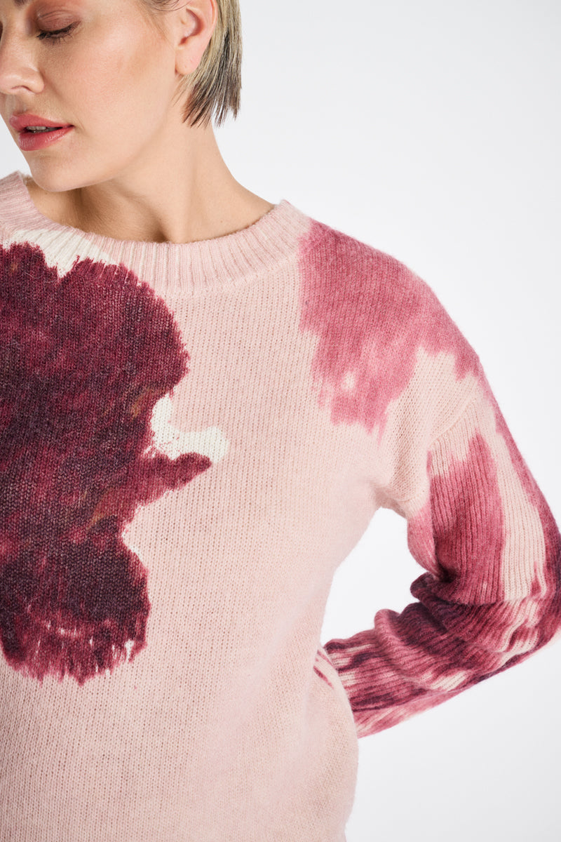 Roze pull met ronde hals in bloemenprint
