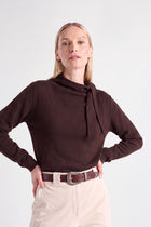 Bruine wol-mohair trui met sjaalkraag