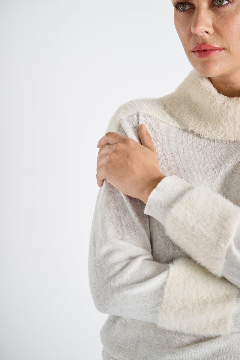 Pull en laine avec détails velus
