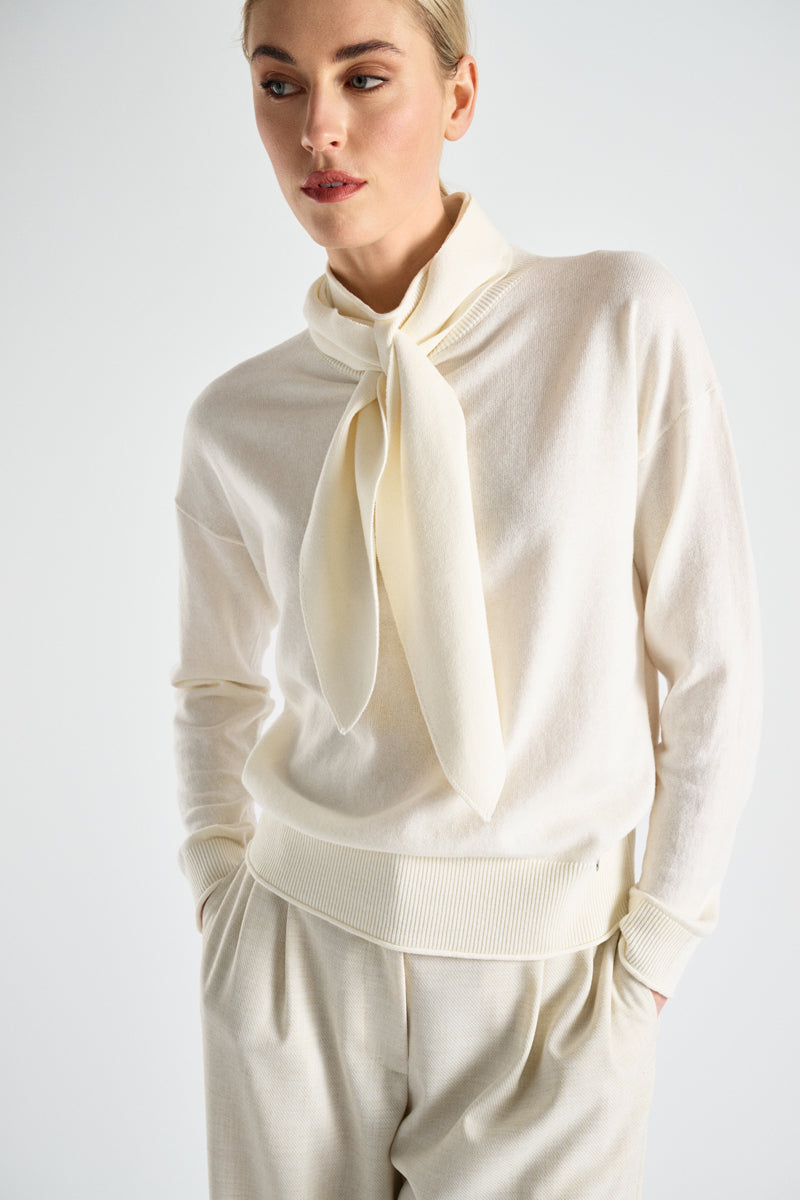 Boxy bow collar cream sweater in cashmere-cotton