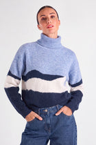 Rollneck with blue wavy print