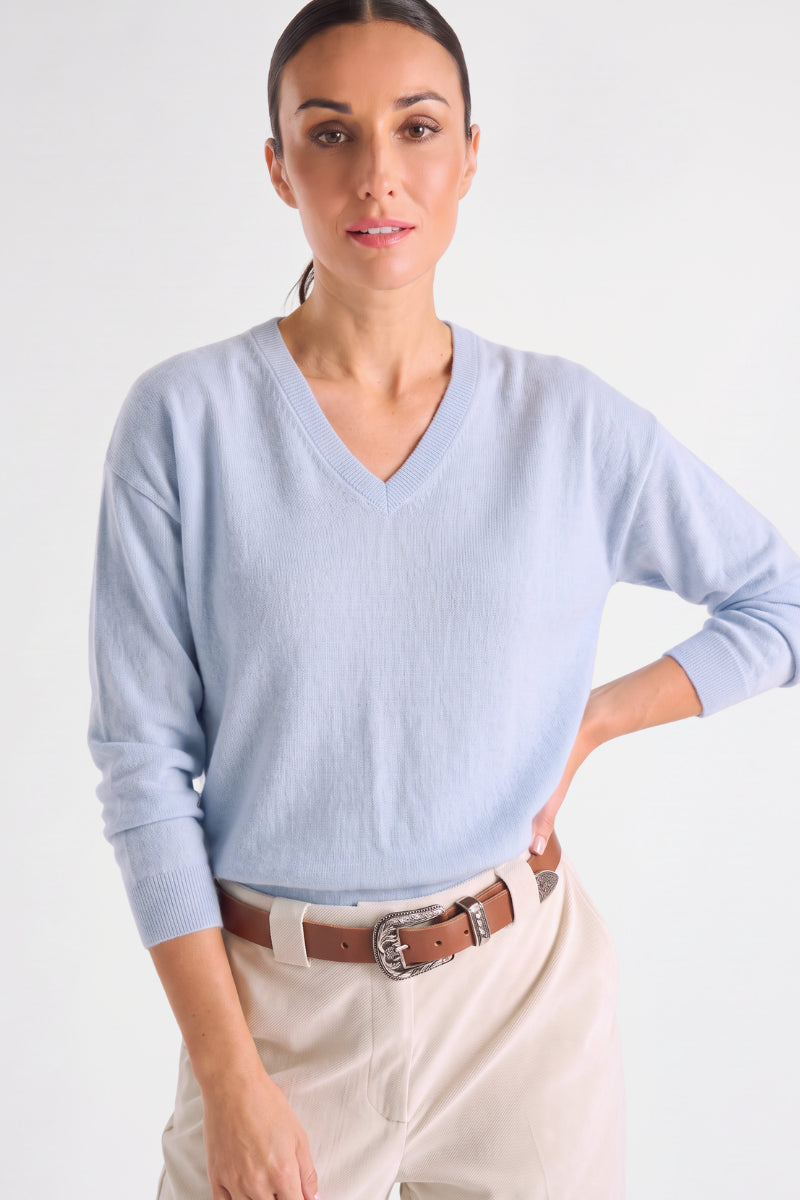 Pull with v-neck sky blue