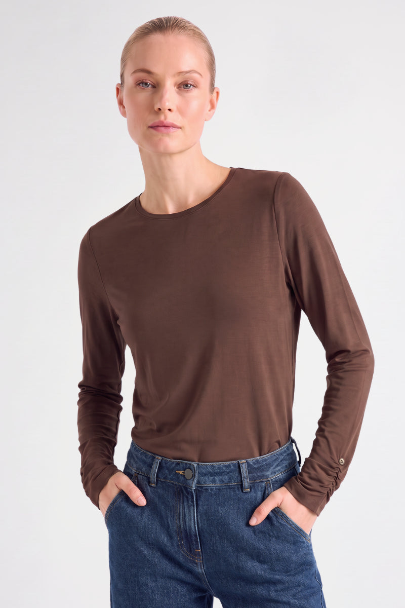 Basic bruine t-shirt met lange gefronste mouw