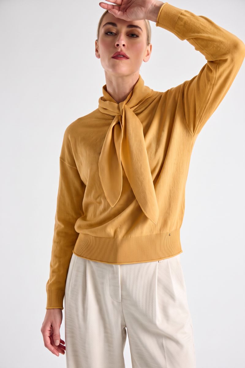 Boxy bow collar sweater in yellow cashmere-cotton