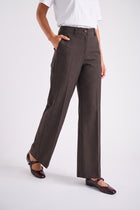 Rechte lange bruine broek