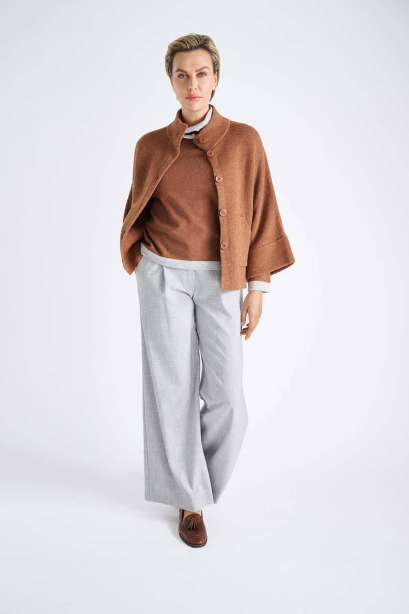 Long and wide grey pants 