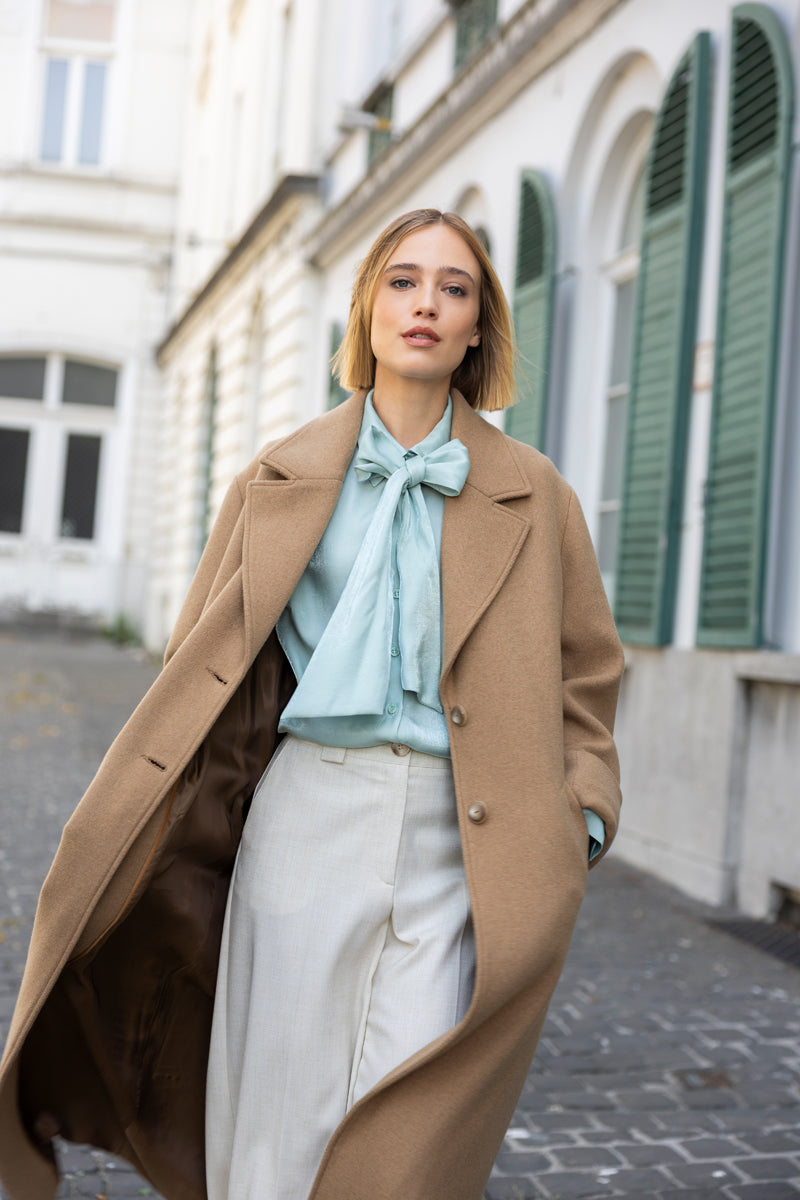 Chemisier vert menthe avec col lavallière amovible
