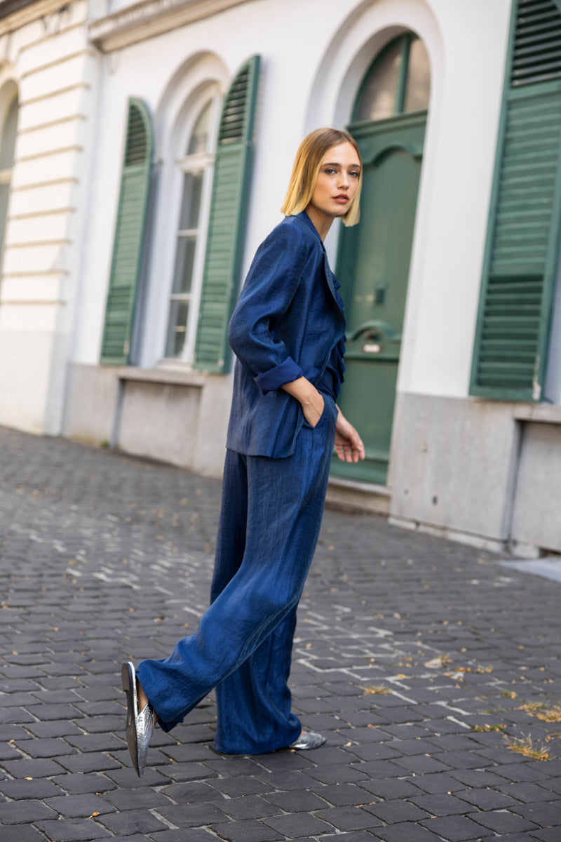 Wide navy trousers with an elasticated waist