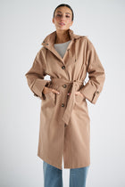 Long manteau camel doublé avec capuche et ceinture