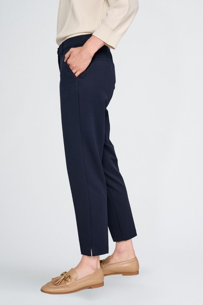 Pantalon 7/8 bleu foncé et élastique à l’arrière de la taille