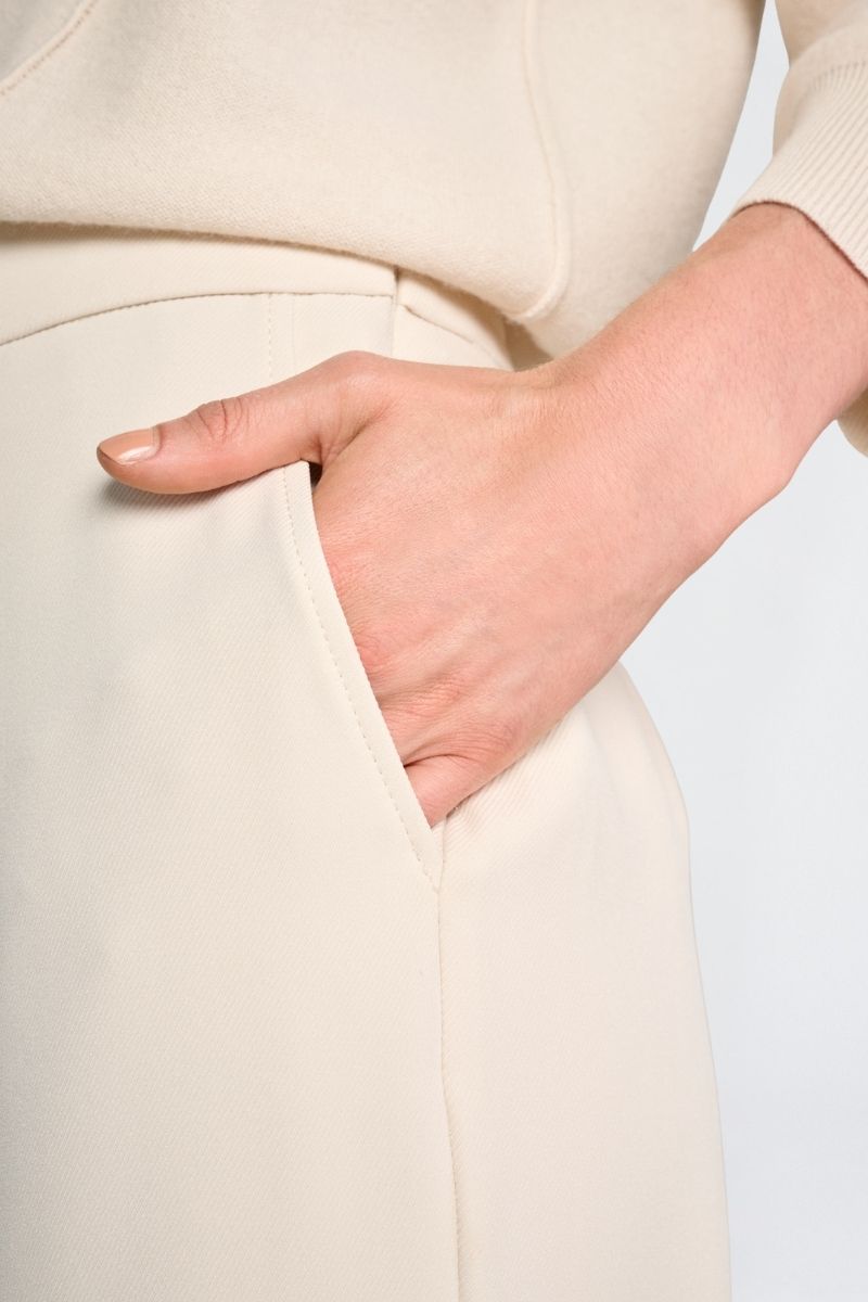 Pantalon large écru à taille élastiquée