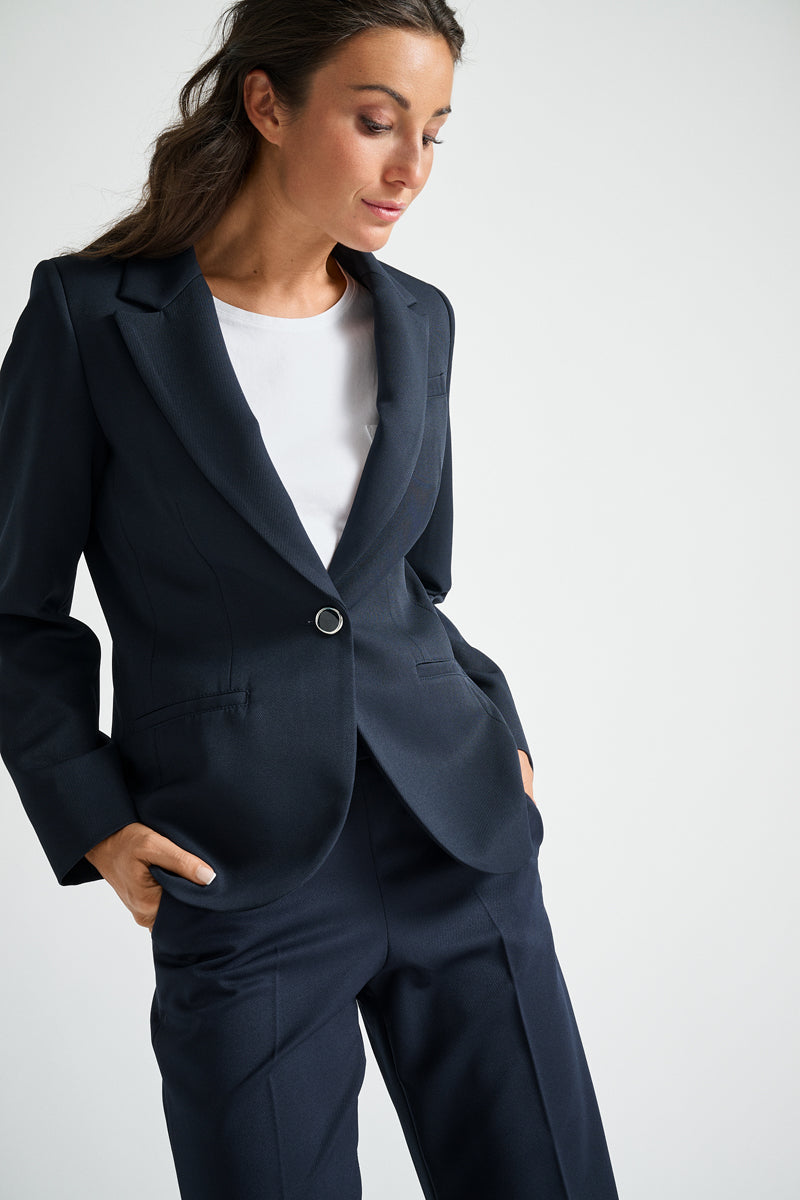 Fitted dark blue blazer for any occasion