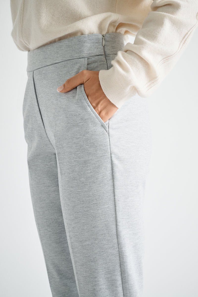 7/8 trousers in grey in soft jersey with elasticated waistband