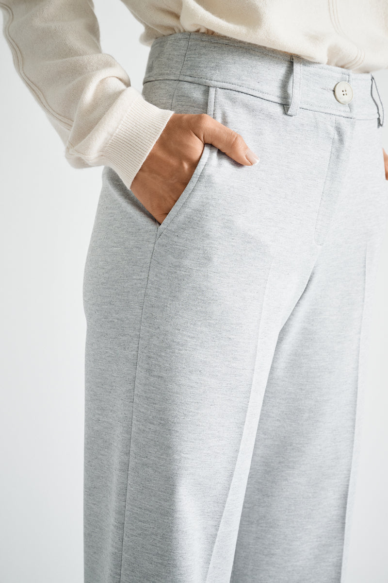 Pantalon large en gris en jersey doux avec fermeture à boutons